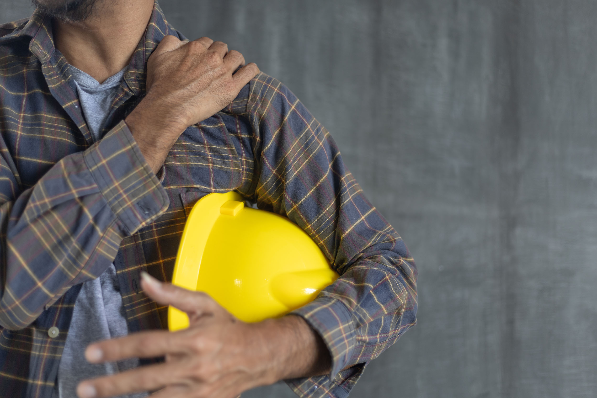 Construction worker shoulder pain